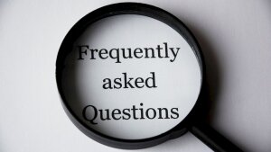 Lupe, die den Text "Frequently asked Questions" zeigt